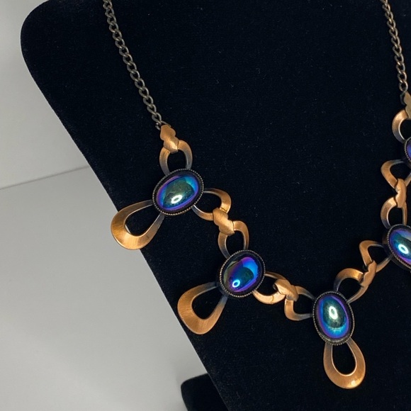 VINTAGE Unique Necklace with Iridescent Cabochons! - Picture 6 of 10